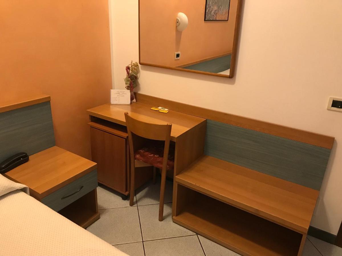 Hotel Amico Fritz Livorno Esterno foto
