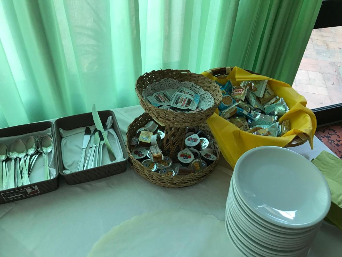 Hotel Amico Fritz Livorno Esterno foto